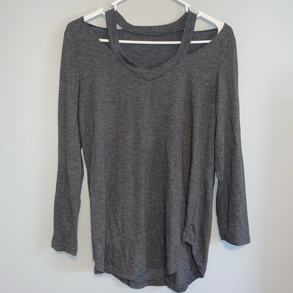 Gray long sleeve tee